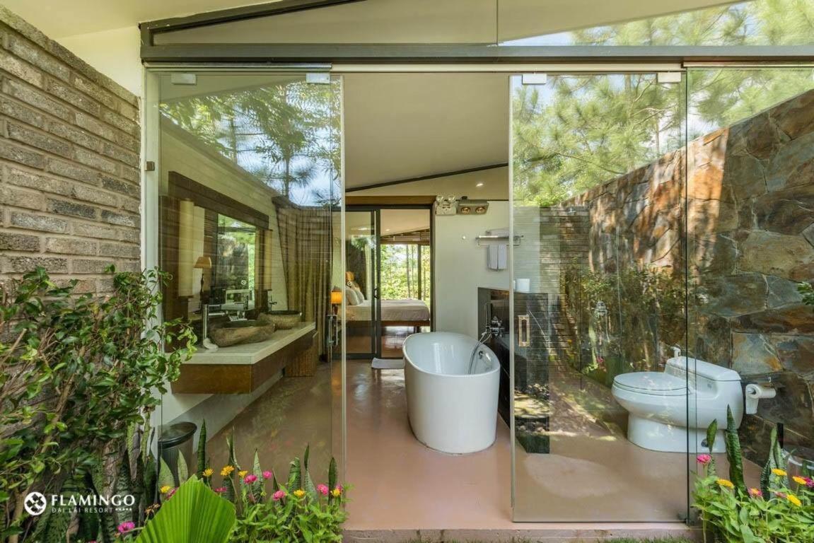 Flamingos Villa Happy Ngoc Quang Exterior photo